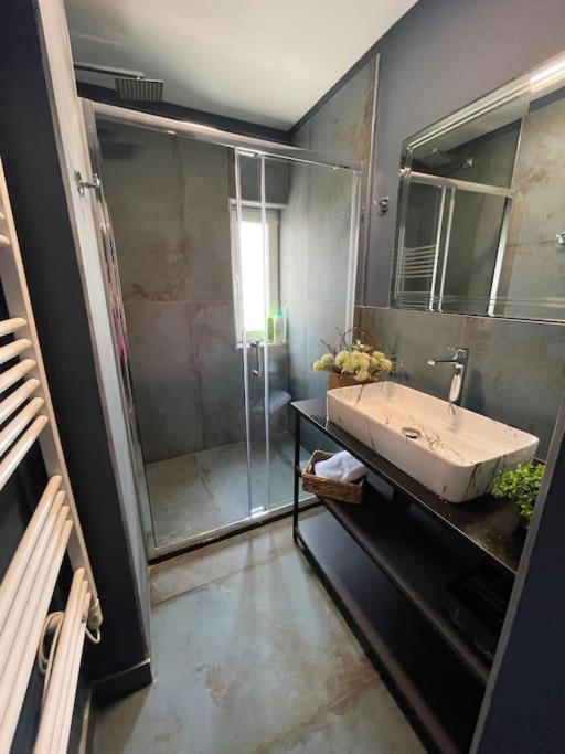 דירות טיראנה Voyage Penthouse מראה חיצוני תמונה